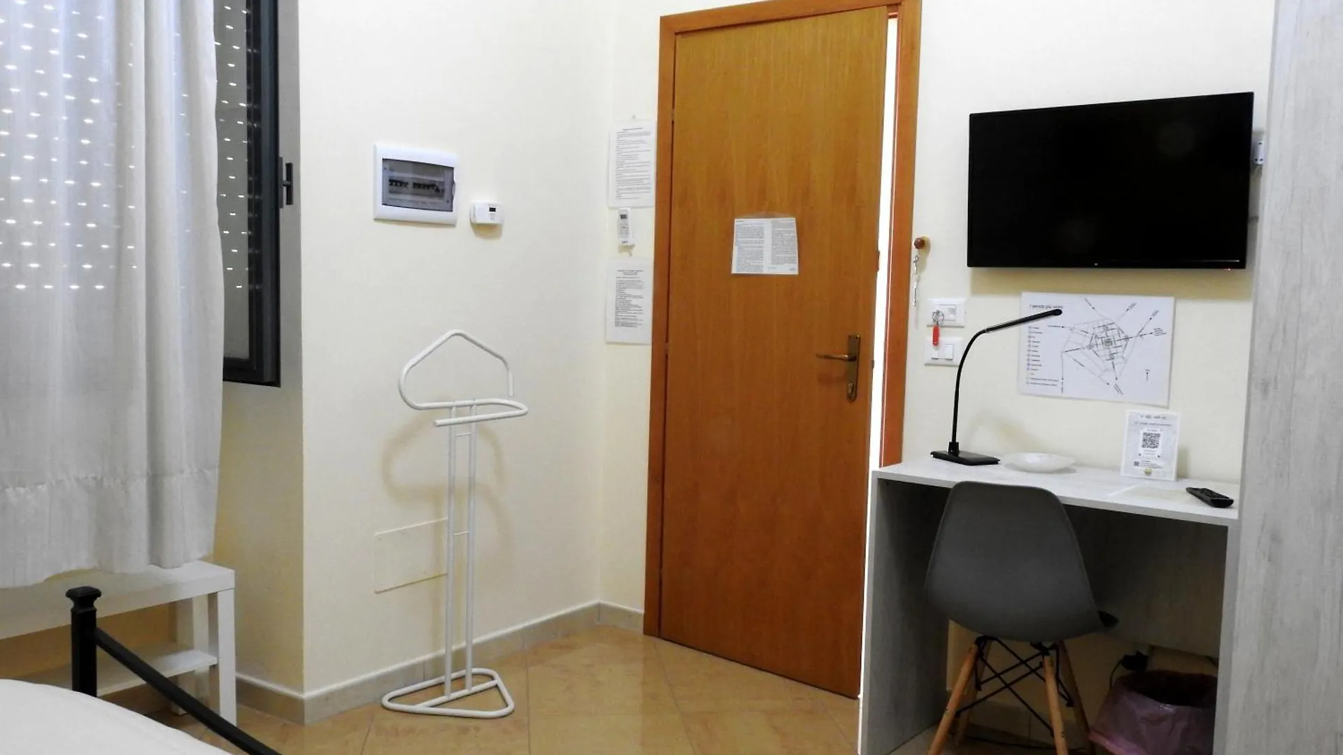 Il Cappello Sulle 23! Camere In Locazione アヴォラ イタリア